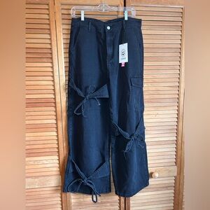 *NWT* Cider Denim mid rise solid Bow tie pocket wide leg jean black size Large